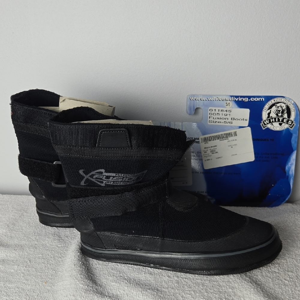Aqua Lung / Whites Fusion Drysuit Dive Boots - Women’s New with Tags
